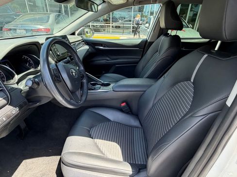 Used 2023 Toyota Camry SE FWD image 6