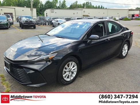 Used 2025 Toyota Camry LE FWD image 7