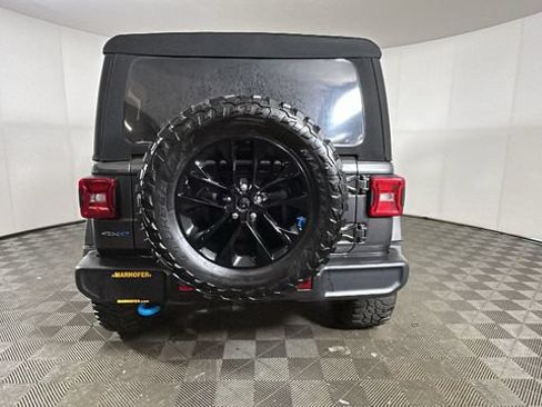 Used 2023 Jeep Wrangler Unlimited Sahara w/ Cold Weather Group AWD/4WD image 3