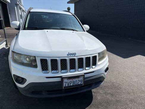 Used 2014 Jeep Compass Latitude FWD image 6