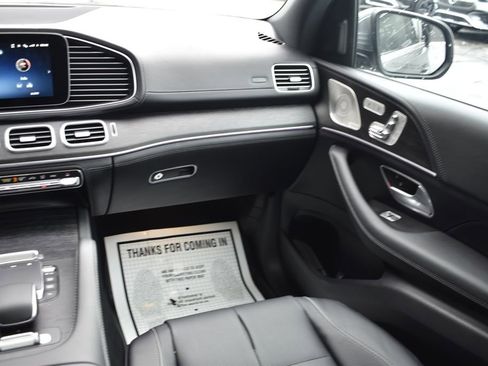 Used 2025 Mercedes-Benz GLS 580 4MATIC image 26