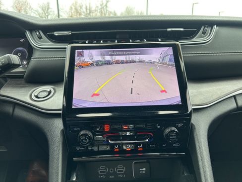 Certified 2022 Jeep Grand Cherokee Limited image 15