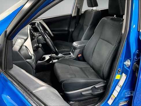 Used 2017 Toyota RAV4 XLE AWD/4WD image 20