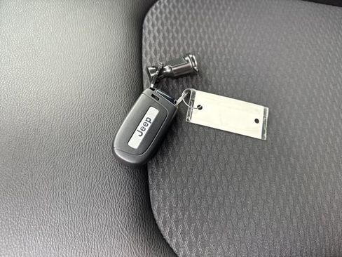 New 2026 Jeep Compass Latitude image 29