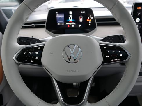 Used 2025 Volkswagen ID. Buzz 1st Edition image 25