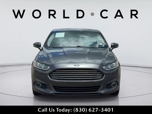 Used 2016 Ford Fusion SE w/ Equipment Group 202A FWD image 16