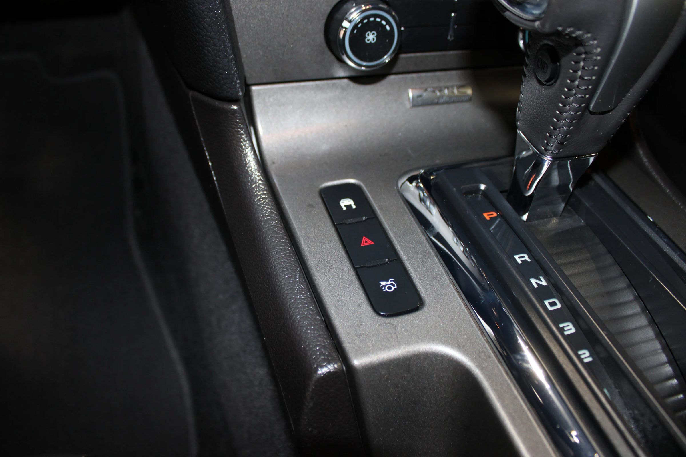 Used 2010 Ford Mustang Coupe RWD image 16