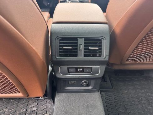 Used 2023 Audi Q5 e Premium Plus w/ Premium Plus Package image 16