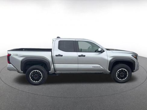 Used 2025 Toyota Tacoma TRD Off-Road AWD/4WD image 16