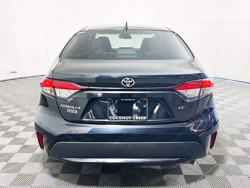 Used 2022 Toyota Corolla LE FWD image 4