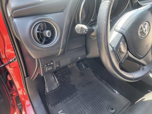 Used 2018 Toyota Corolla iM image 13