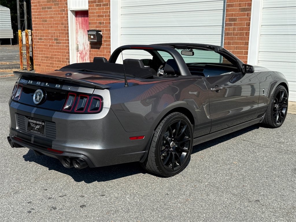 Used 2013 Ford Mustang Shelby GT500 RWD image 33