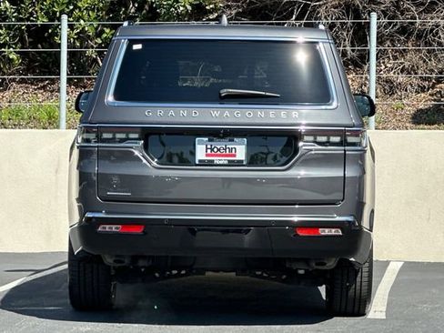 Used 2023 Jeep Grand Wagoneer 4WD w/ Flexible Seating Group image 4