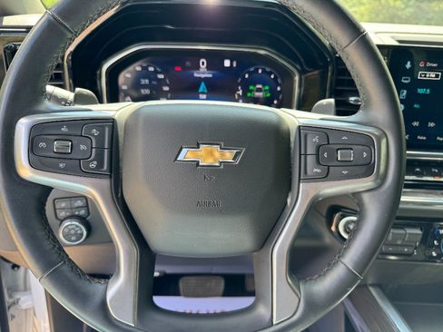 Used 2024 Chevrolet Silverado 1500 LTZ AWD/4WD image 14