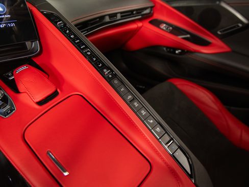 Used 2023 Chevrolet Corvette Stingray Premium Conv w/ Z51 Performance Package RWD image 40
