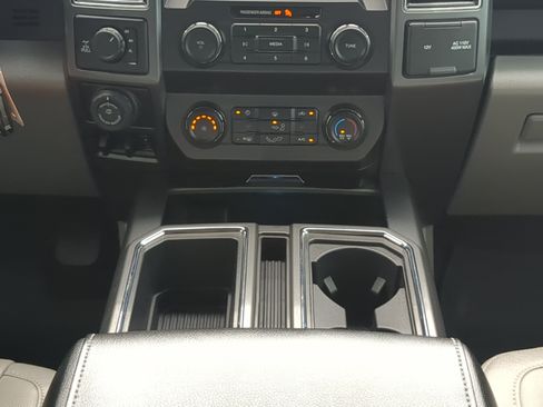 Certified 2020 Ford F150 XLT w/ Equipment Group 302A Luxury AWD/4WD image 17