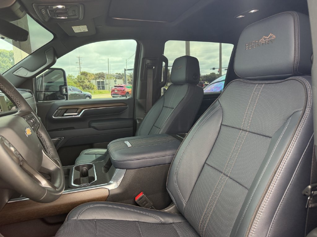 Used 2024 Chevrolet Silverado 3500 High Country w/ High Country Premium Package AWD/4WD image 21