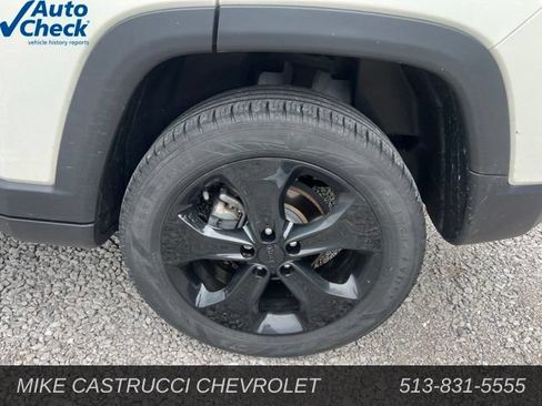 Used 2019 Jeep Compass Latitude AWD/4WD image 5