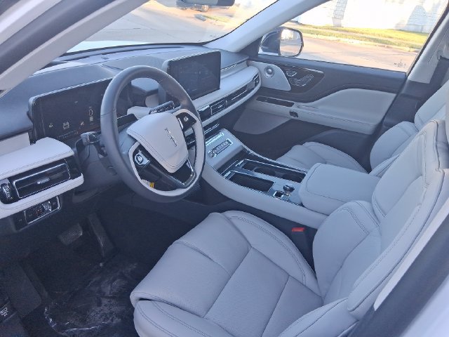 New 2027 Lincoln Aviator Reserve AWD/4WD image 17