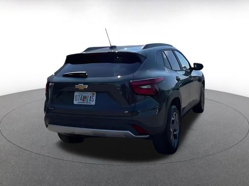 Used 2025 Chevrolet Trax LT FWD image 13