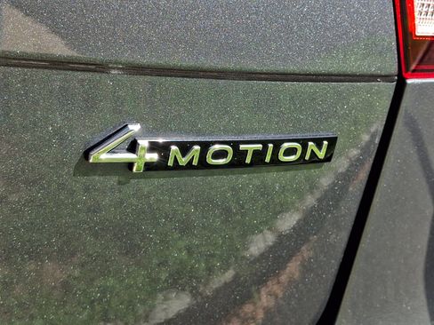 Certified 2024 Volkswagen Tiguan SEL R-Line AWD/4WD image 34