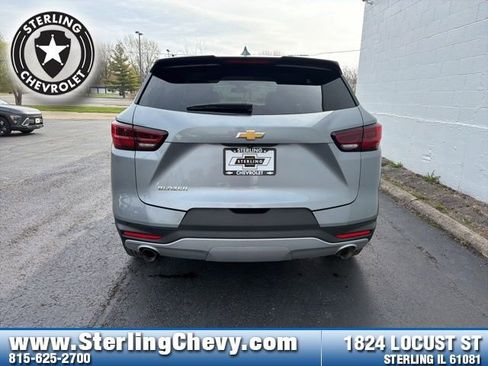 Used 2025 Chevrolet Blazer LT FWD image 4