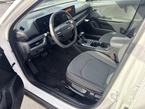 New 2025 Kia K4 LX image 8