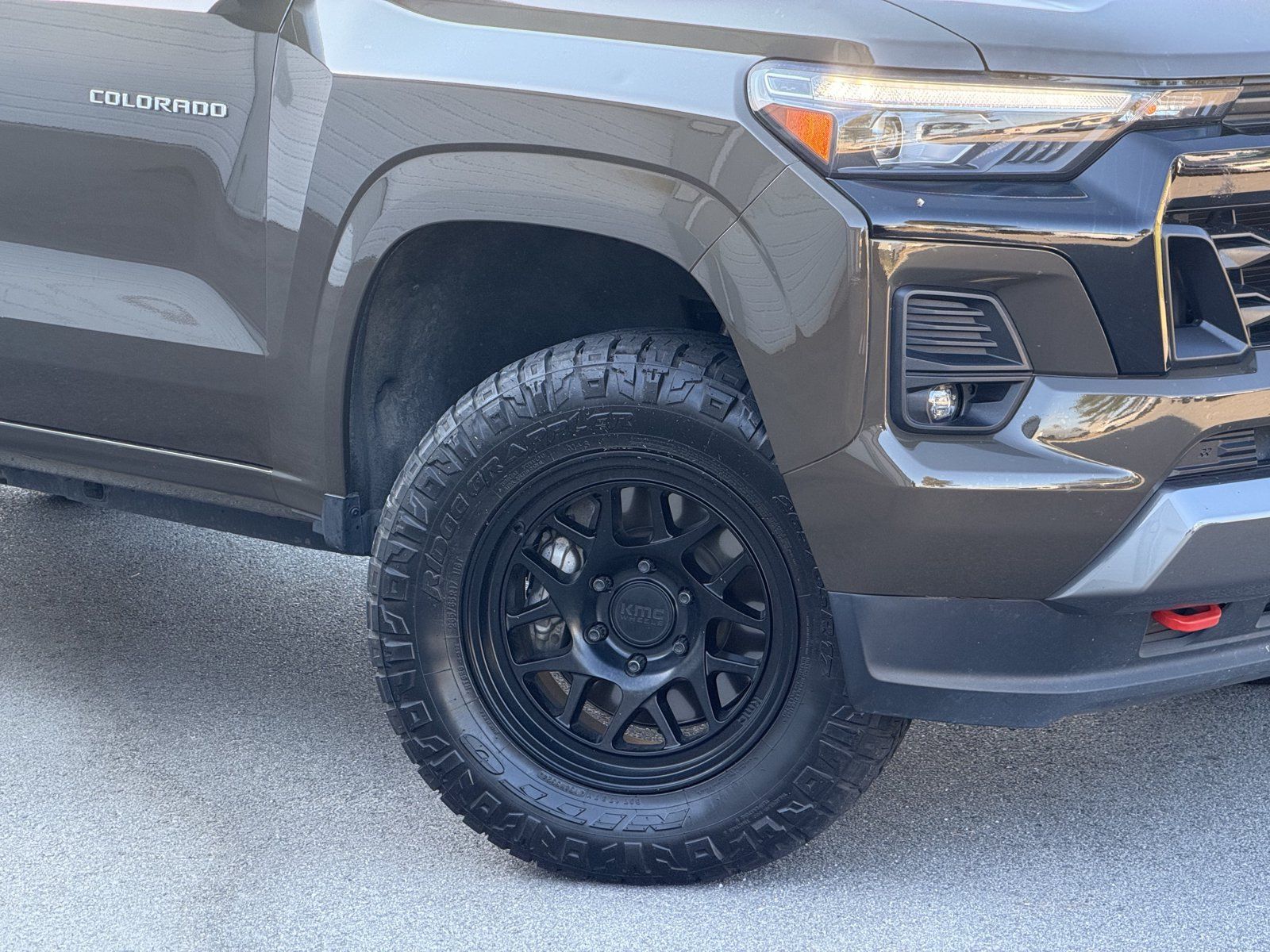 Used 2023 Chevrolet Colorado Z71 w/ Z71 Convenience Package 2 AWD/4WD image 3