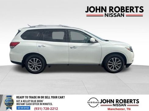 Used 2015 Nissan Pathfinder SV w/ Trailer Tow Package image 7