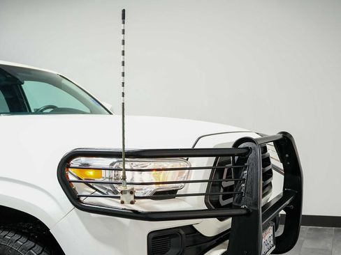 Used 2020 Toyota Tacoma SR image 9