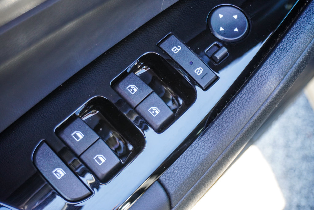 Used 2024 Kia Sportage EX FWD image 17