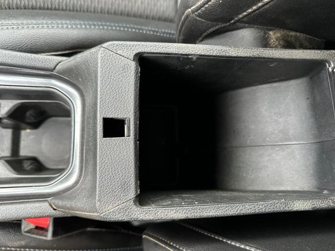 Used 2024 Jeep Compass Latitude image 32