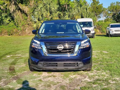 Used 2024 Nissan Pathfinder SV FWD image 6