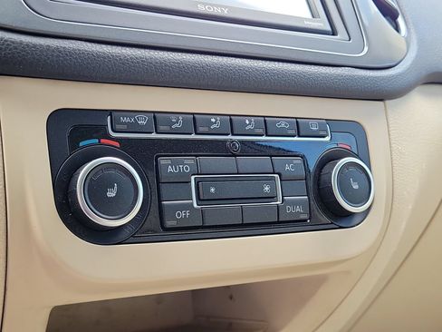 Used 2012 Volkswagen Tiguan SEL AWD/4WD image 26