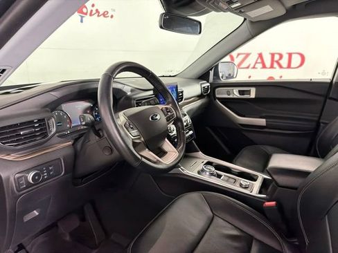Used 2022 Ford Explorer Limited w/ Equipment Group 301A AWD/4WD image 12