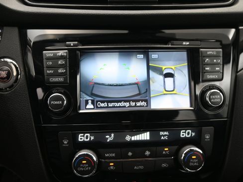 Used 2017 Nissan Rogue Sport SL w/ SL Premium Package FWD image 13