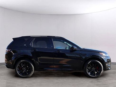Certified 2025 Land Rover Discovery Sport Dynamic SE image 4