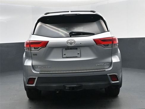 Used 2017 Toyota Highlander Limited image 27