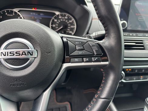 Used 2019 Nissan Altima 2.5 SR w/ SR Premium Package AWD/4WD image 16