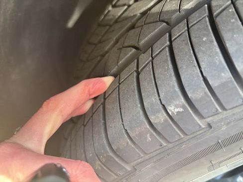 Used 2023 GMC Terrain SLE w/ Driver Convenience Package image 9