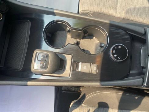 Used 2021 Nissan Rogue SV AWD/4WD image 21