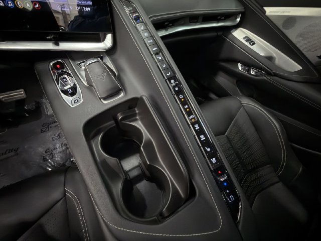 Used 2022 Chevrolet Corvette Stingray Preferred Conv w/ Z51 Performance Package RWD image 27