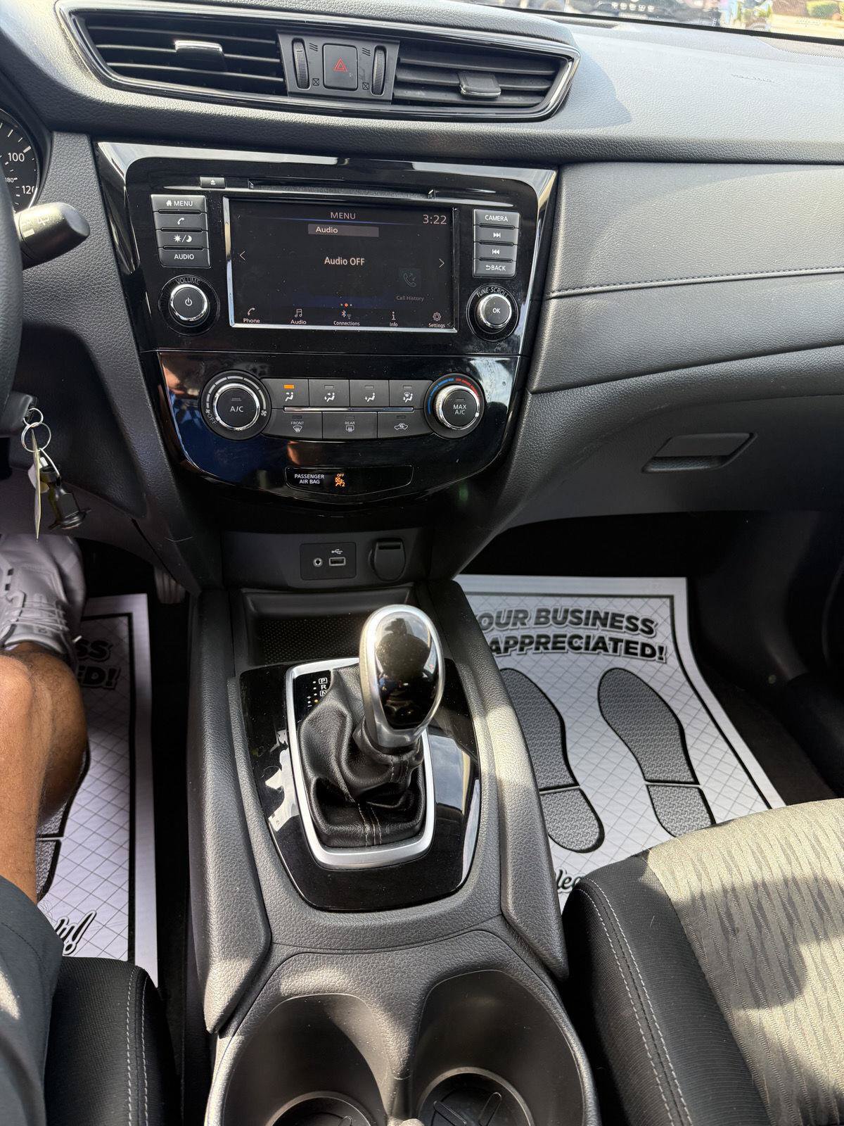 Used 2020 Nissan Rogue S AWD/4WD image 30