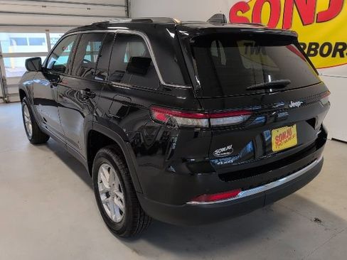 New 2025 Jeep Grand Cherokee Laredo X w/ Luxury Tech Group I AWD/4WD image 3