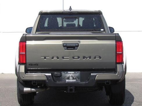 Used 2024 Toyota Tacoma TRD Sport w/ TRD Sport Premium Package image 7