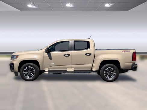 Used 2022 Chevrolet Colorado Z71 AWD/4WD image 2