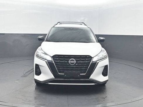 Used 2023 Nissan Kicks SR w/ Exterior Package FWD image 34