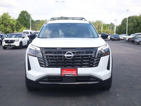New 2026 Nissan Pathfinder SV w/ SV Premium Package AWD/4WD image 3