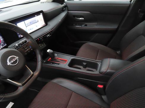 Used 2025 Nissan Kicks SR AWD/4WD image 22