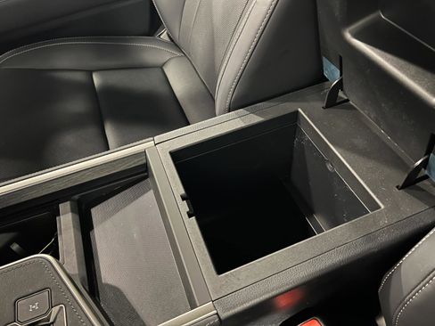 Used 2024 Lexus GX 550 w/ Accessory Package (31) image 20